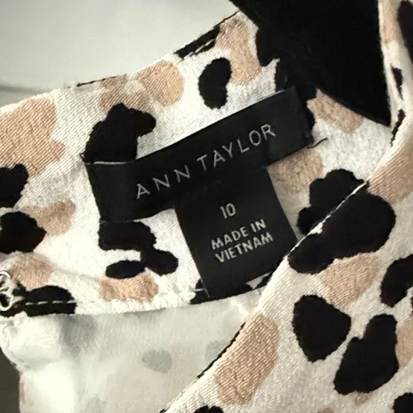 Ann Taylor Leopard Midi - Picture 2 of 3